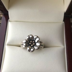 Retired April Flower James Avery ring size 5